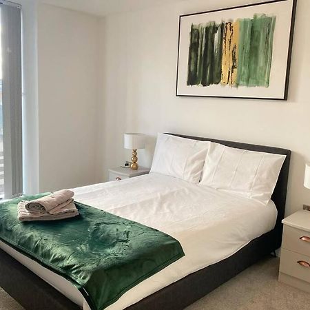 Luxury 2 Bedroom Apartment, Broad Street Birmingham Bagian luar foto